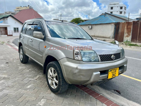 X trail.     2003 - 4/6