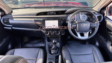 Toyota Hilux 2.8D - 3/6
