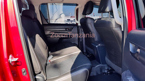 Toyota Hilux 2.8D - 6/6