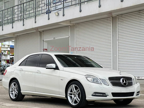 Mercedez benz. E CLASS.  2011 - 4/6