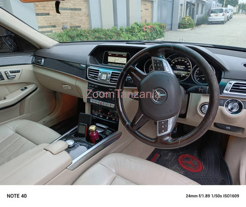Mercedez benz E class.     2012 - 2/6
