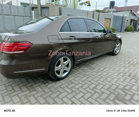 Mercedez benz E class.     2012 - 5/6