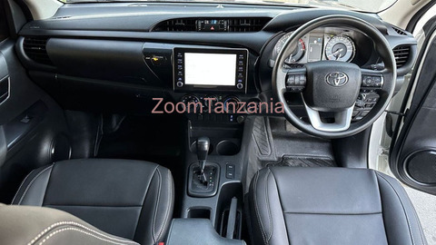 2023 HILUX - 3/5
