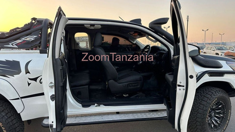 2023 HILUX - 4/5
