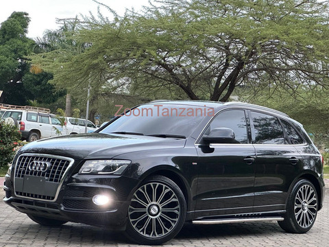Audi.   Q5.         2011 - 4/6