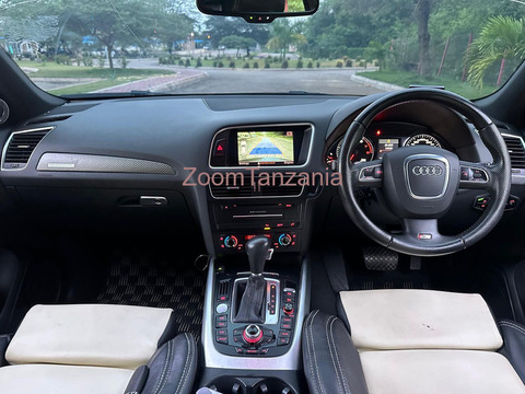 Audi.   Q5.         2011 - 6/6