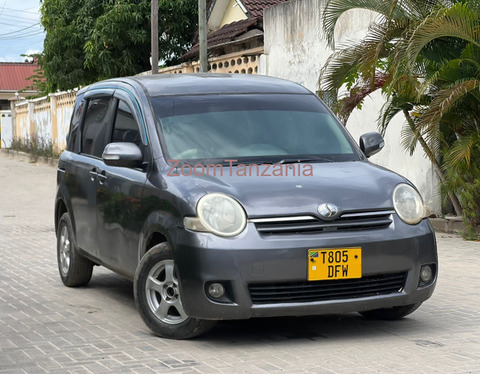 Toyota Sienta - 6/6