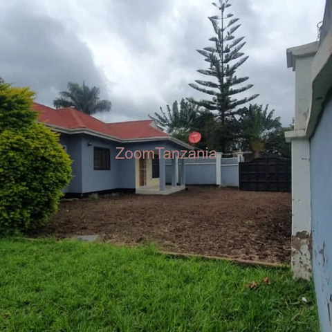 3BEDROOM FULLY FURNISHED HOUSE FOR RENT IN MOSHONO-ARUSHA-TANZANIA - 2/6