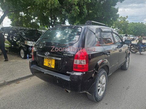 Hyundai.     2005 - 6/6