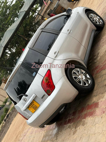 Toyota Ist - 2/6