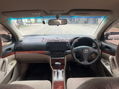 Toyota Premio F - 4/6