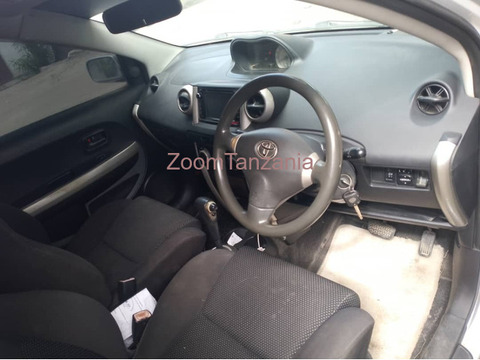 Toyota Ist - 4/6