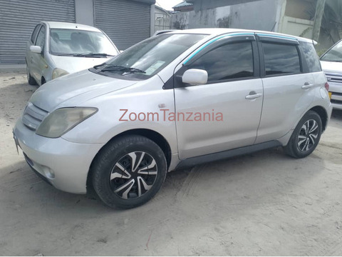 Toyota Ist - 5/6