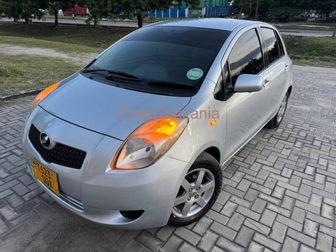 Toyota Vitz New model - 3/6