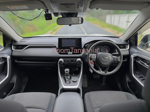 Toyota Rav4 Hybrid - 5/6