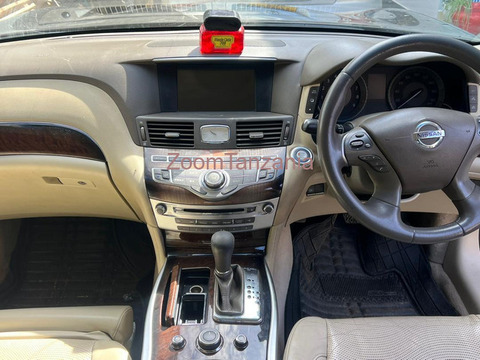Nissan Fuga - 4/6