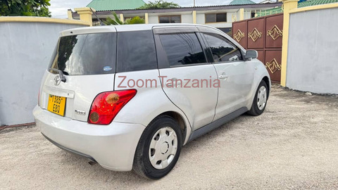 Toyota Ist - 2/6