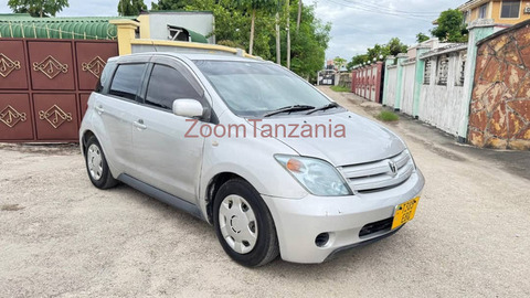 Toyota Ist - 3/6