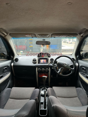 Toyota Ist - 5/6