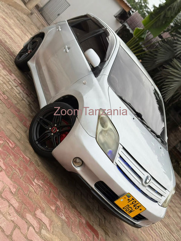 Toyota Ist - 3/6