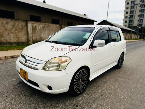 Toyota Raum - 6/6