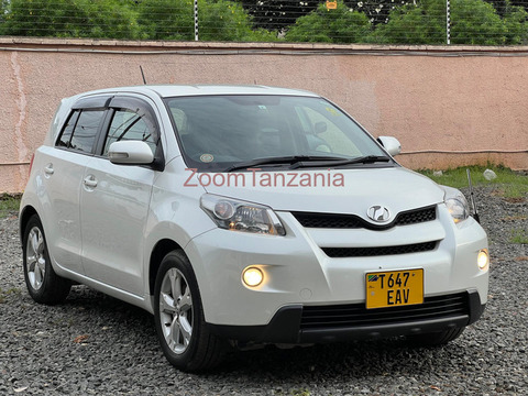 Toyota Ist - 2/6