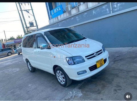 Toyota Noah Sr40 - 2/5