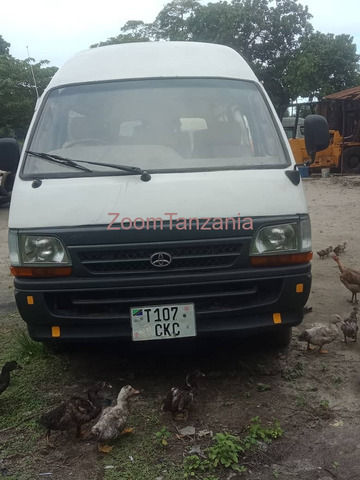Hiace.         2004 - 3/6