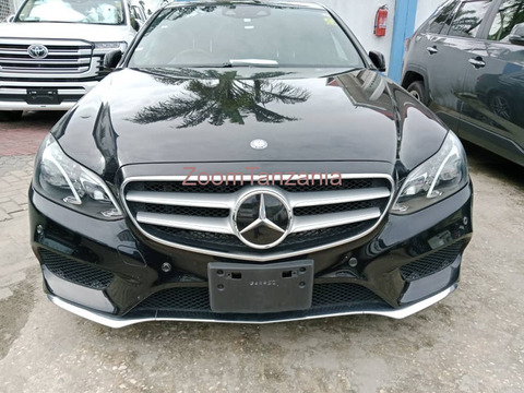 Mercedes-Benz  e class - 1/3