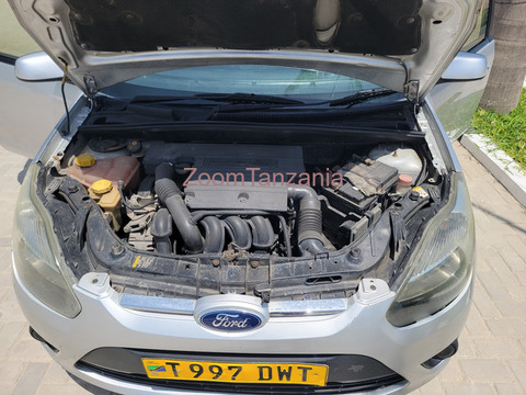 Ford Figo - 3/6