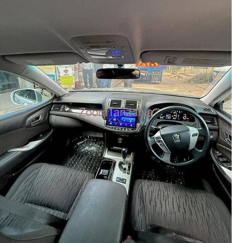 Toyota Crown Athlete new model - 4/6