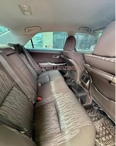 Toyota Crown Athlete new model - 6/6