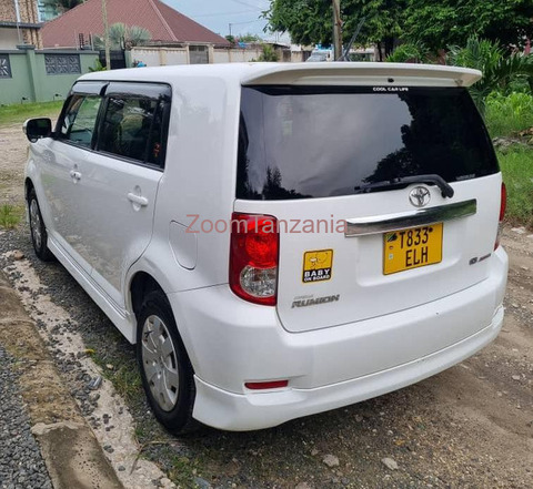 2009 TOYOTA RUMION - 2/6