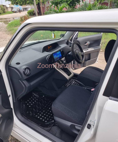 2009 TOYOTA RUMION - 4/6