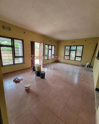 3BEDROOM WITH STAFF HOUSE FOR RENT IN SAKINA-ARUSHA - 2/6