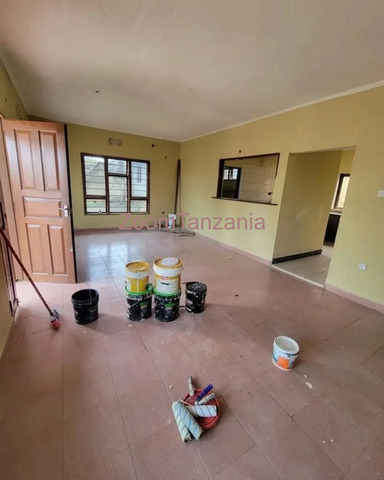 3BEDROOM WITH STAFF HOUSE FOR RENT IN SAKINA-ARUSHA - 4/6