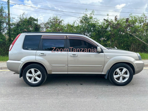 X trail.        2005 - 4/6