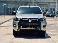 Toyota hillux double cabin