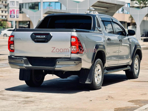 Toyota hillux double cabin - 4/6