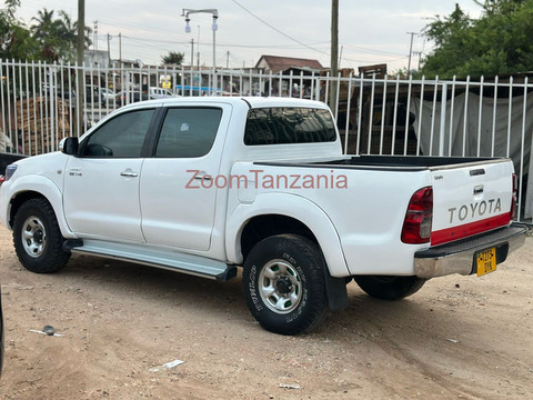 Toyota Hilux - 6/6