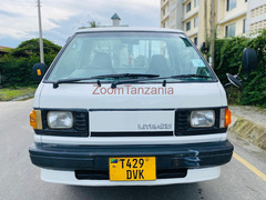 Toyota Lite Ace.       2000