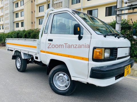 Toyota Lite Ace.       2000 - 2/6