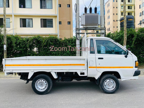 Toyota Lite Ace.       2000 - 3/6