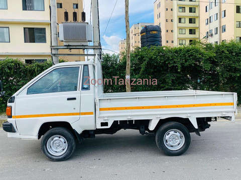 Toyota Lite Ace.       2000 - 4/6