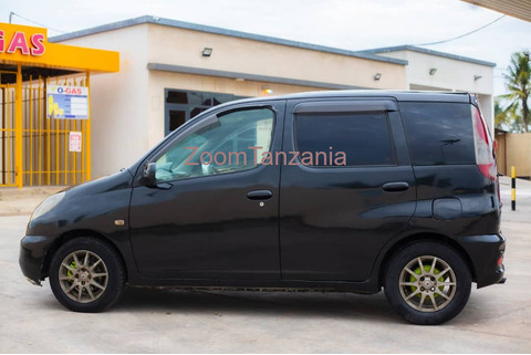Toyota fancago - 4/6