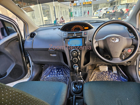 Vitz.       2006 - 3/6