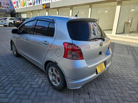 Vitz.       2006 - 4/6
