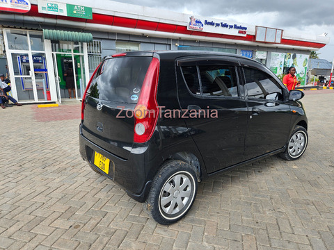 Daihatsu mira.    2011 - 5/6