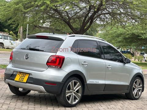 VOLKSWAGEN POLO.      2011 - 3/6