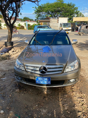 Mercedez benz.  C class.  2009 - 2/6
